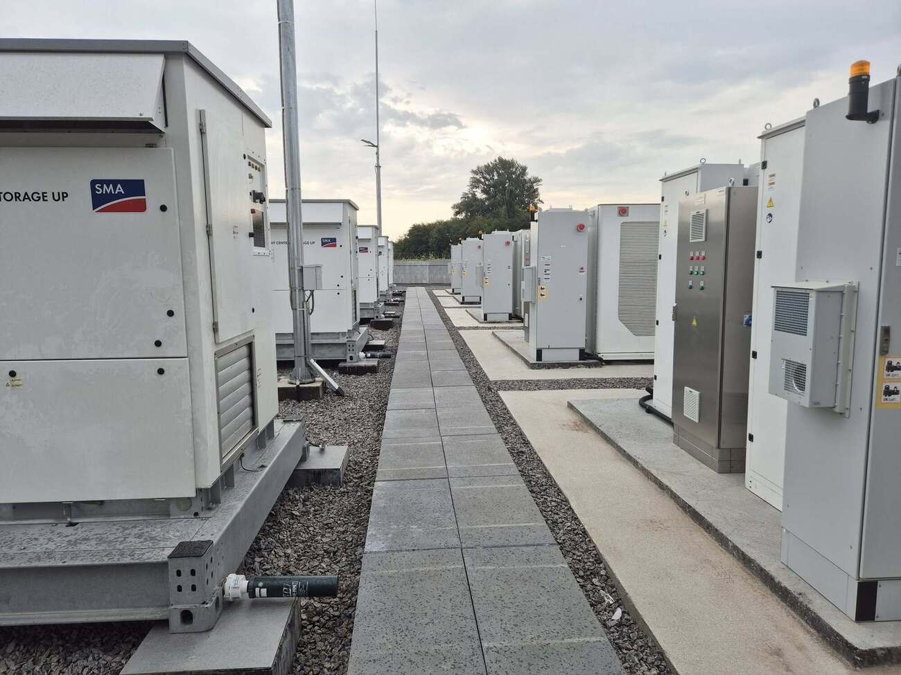 Общая емкость системы составляет 400 МВт/ч, сообщается в посте