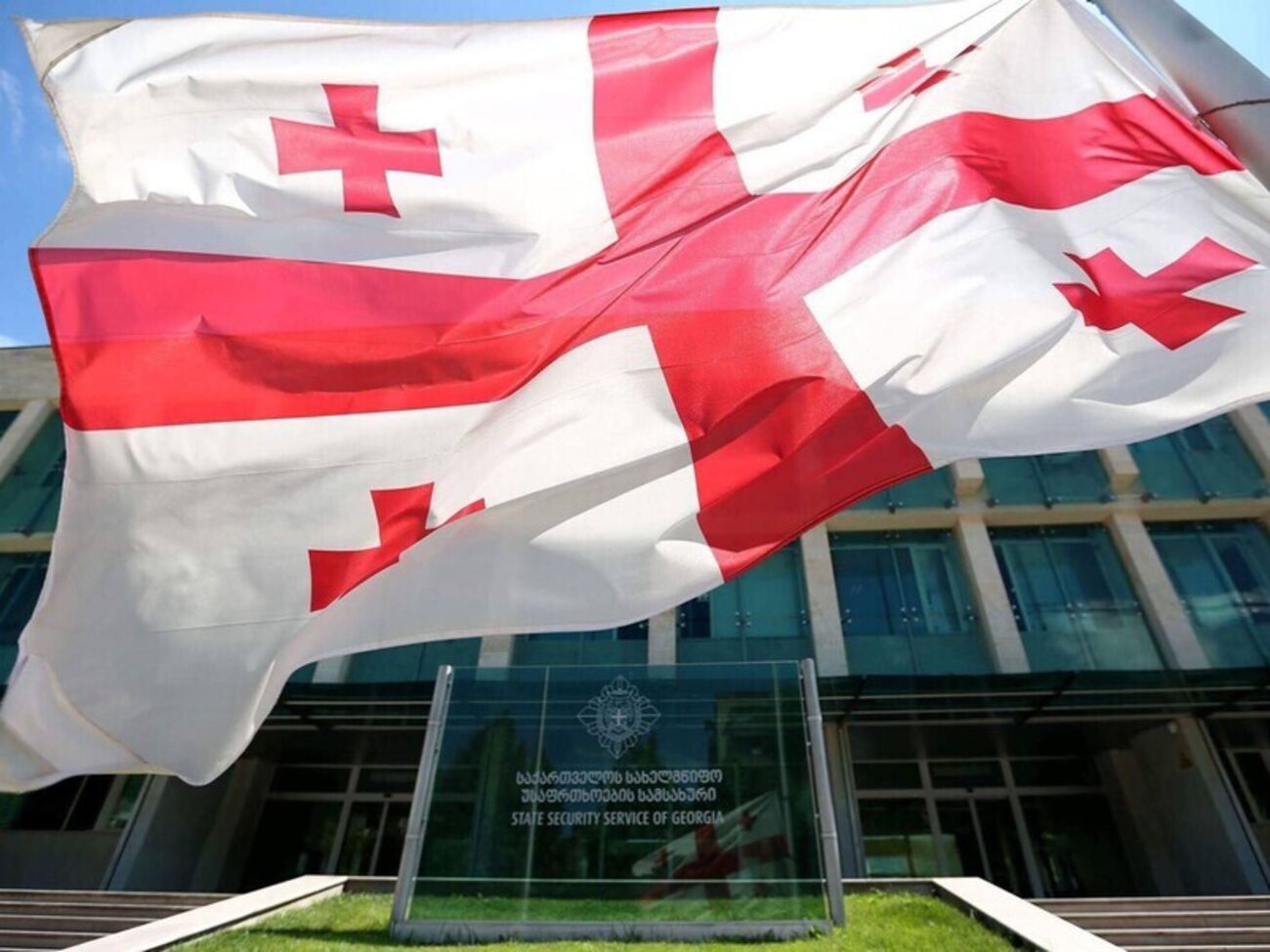 СГБ сообщила о задержании двух граждан Украины после того, как в грузовике, въехавшем в страну из Турции, нашли 2,4 кг гексогена