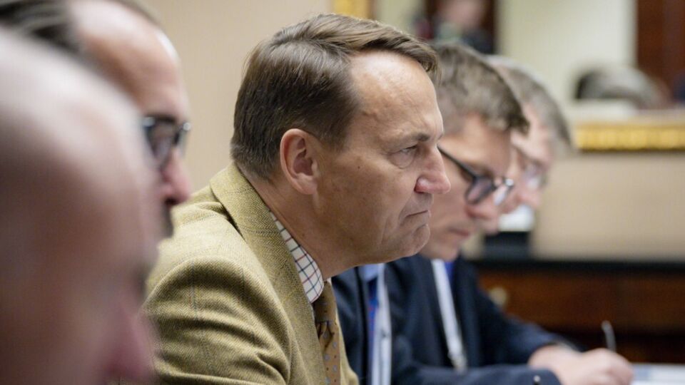 Польща "з нетерпінням" чекає на прийняття України в сім'ю ЄС, зазначив Сікорський