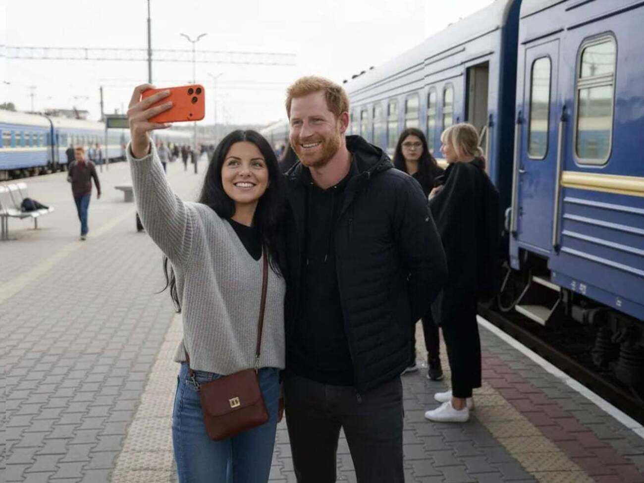 На вокзале с гостем селфились девушки
