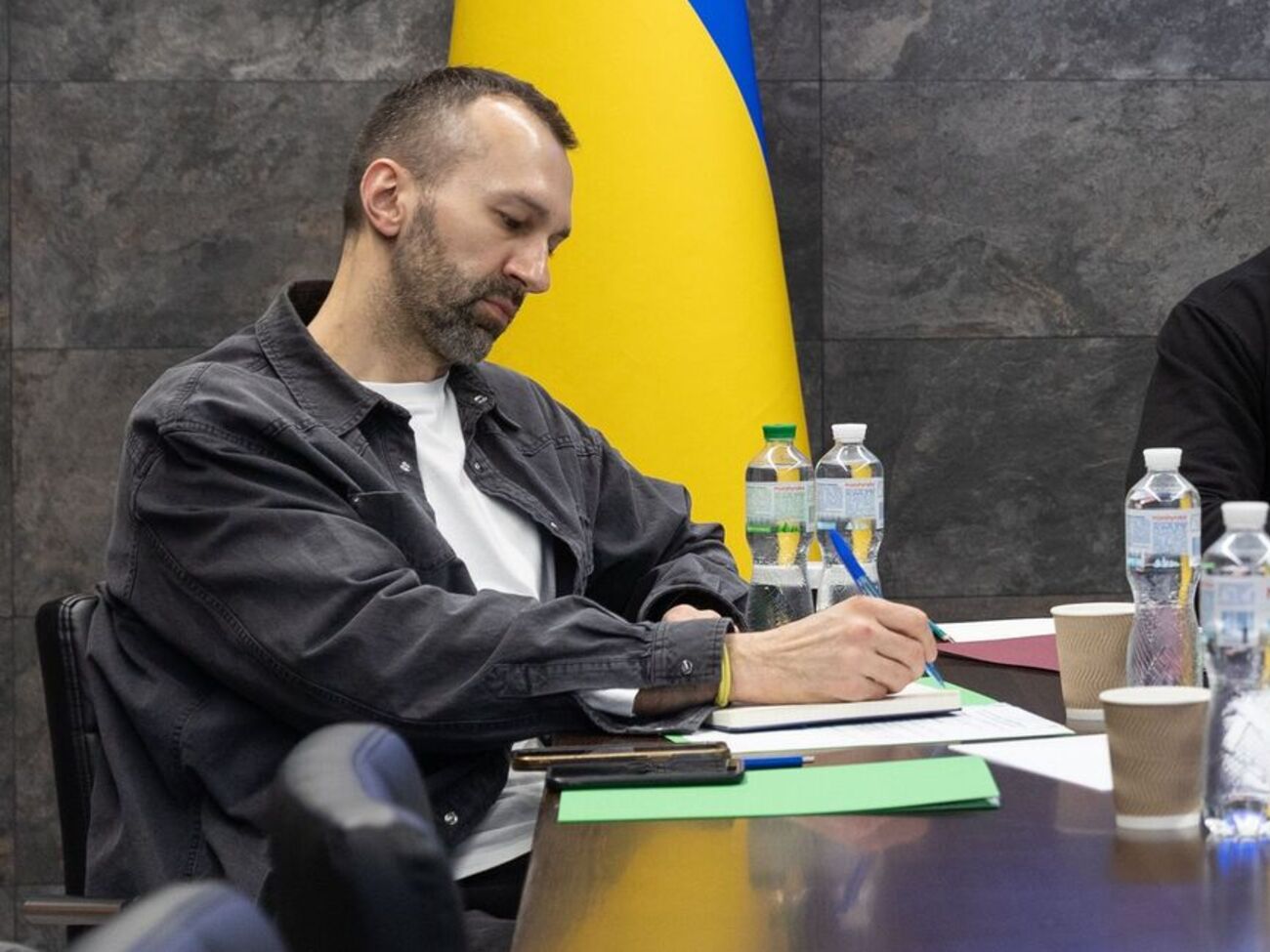 Лещенко пояснив, що був на конференції