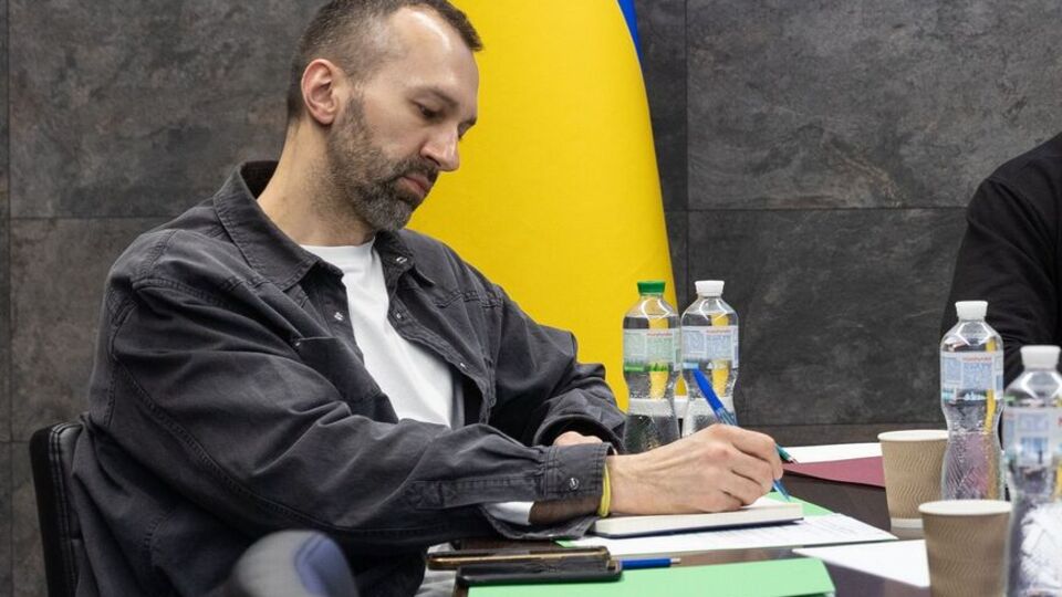 Лещенко объяснил, что был на конференции