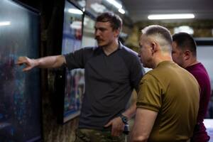 Сырский провел встречу с командирами одного из армейских корпусов в Донецкой области