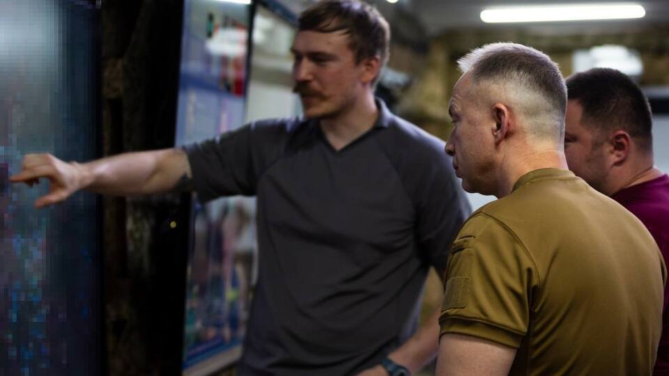 Сырский провел встречу с командирами одного из армейских корпусов в Донецкой области