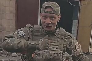 Евгений с шевроном "Вагнера" на руке радовался захвату украинского Селидово