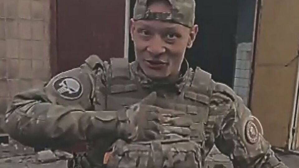 Евгений с шевроном "Вагнера" на руке радовался захвату украинского Селидово