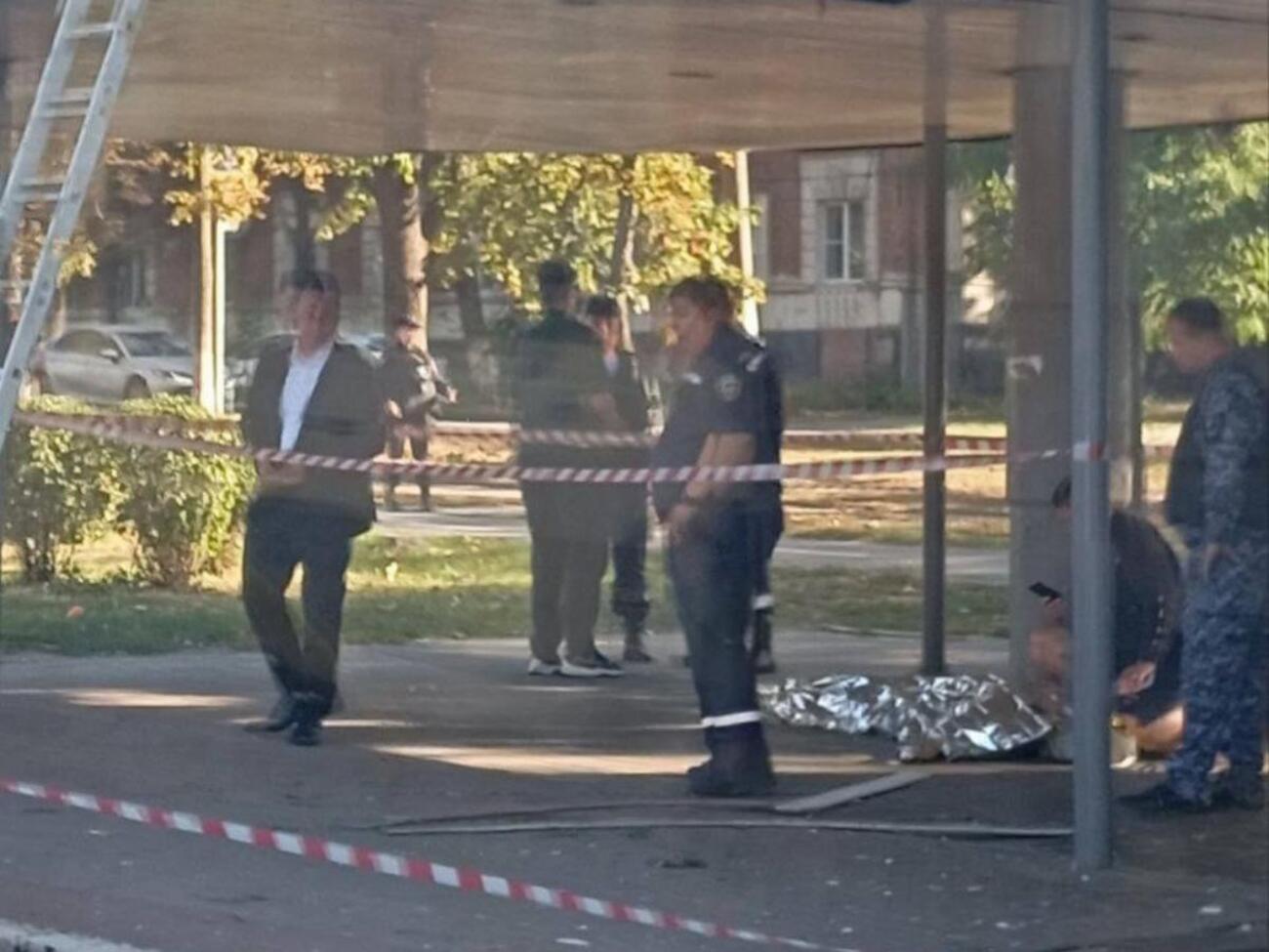 Инцидент произошел возле остановки транспорта