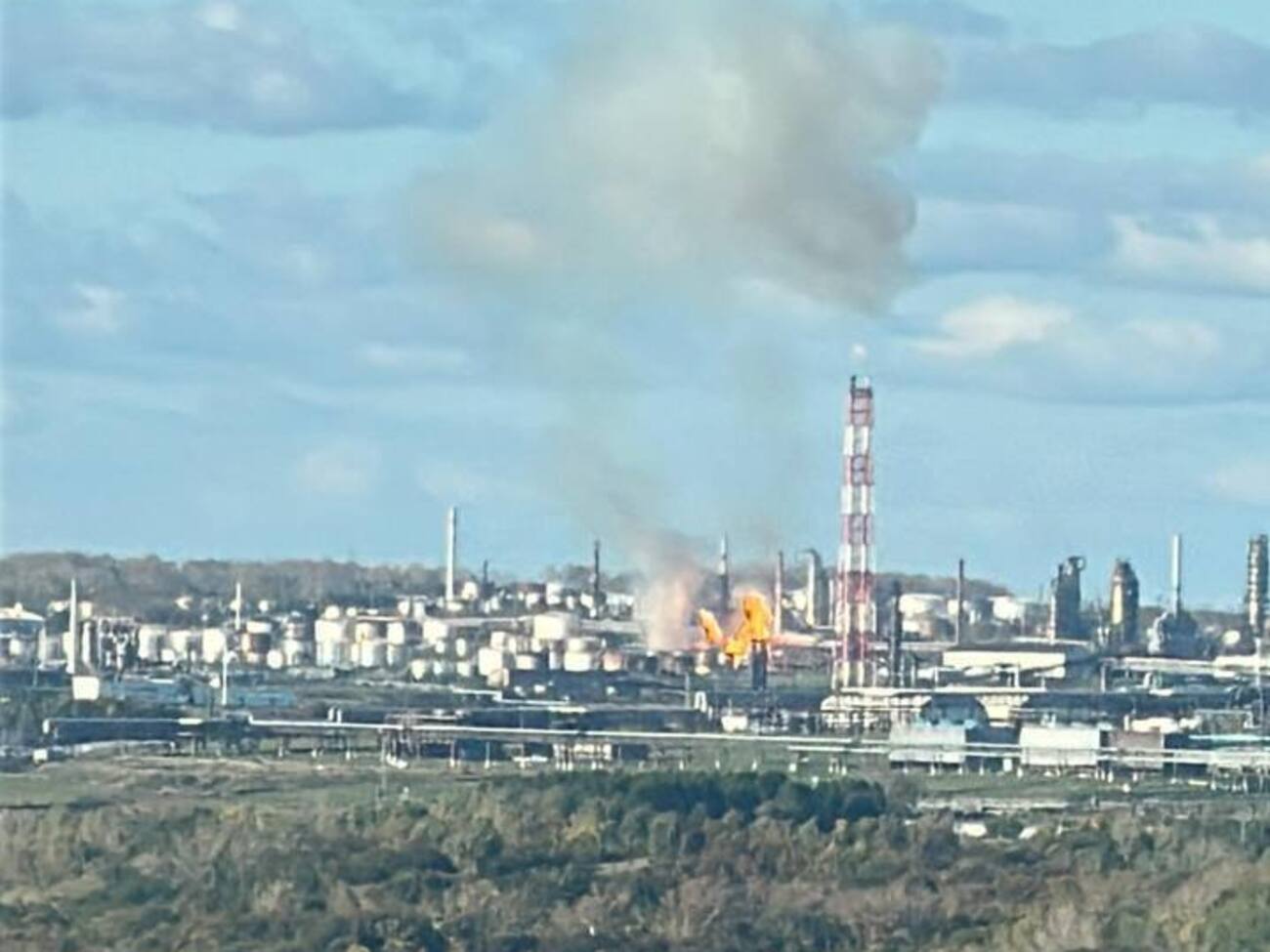 Российский Тelegram-канал "Уфа Новости" писал, что произошел пожар в промзоне Черниковки