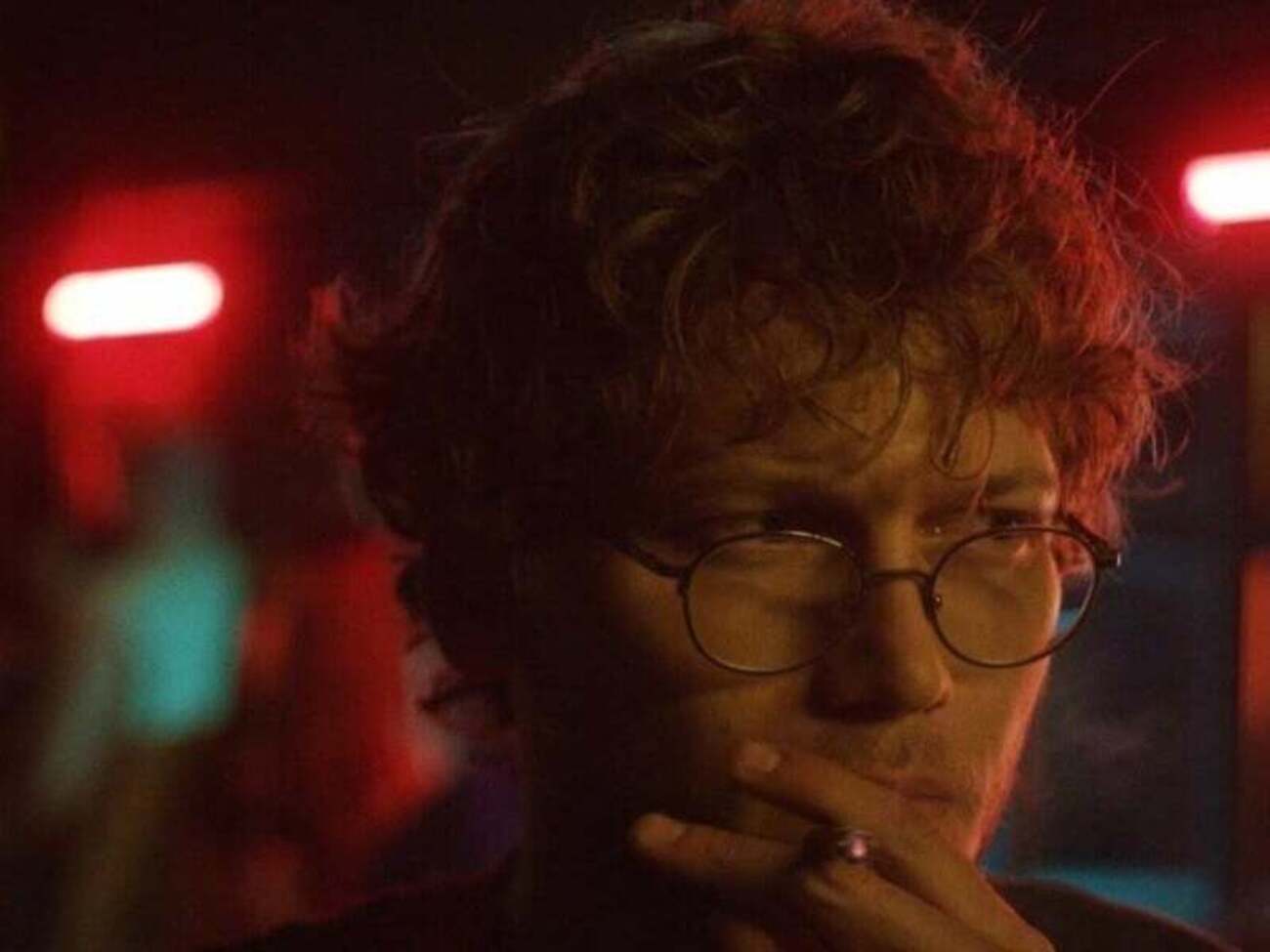 Бывшая девушка Темляка обвинила актера в домашнем насилии через четыре года после расставания