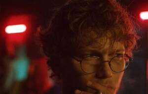 Бывшая девушка Темляка обвинила актера в домашнем насилии через четыре года после расставания