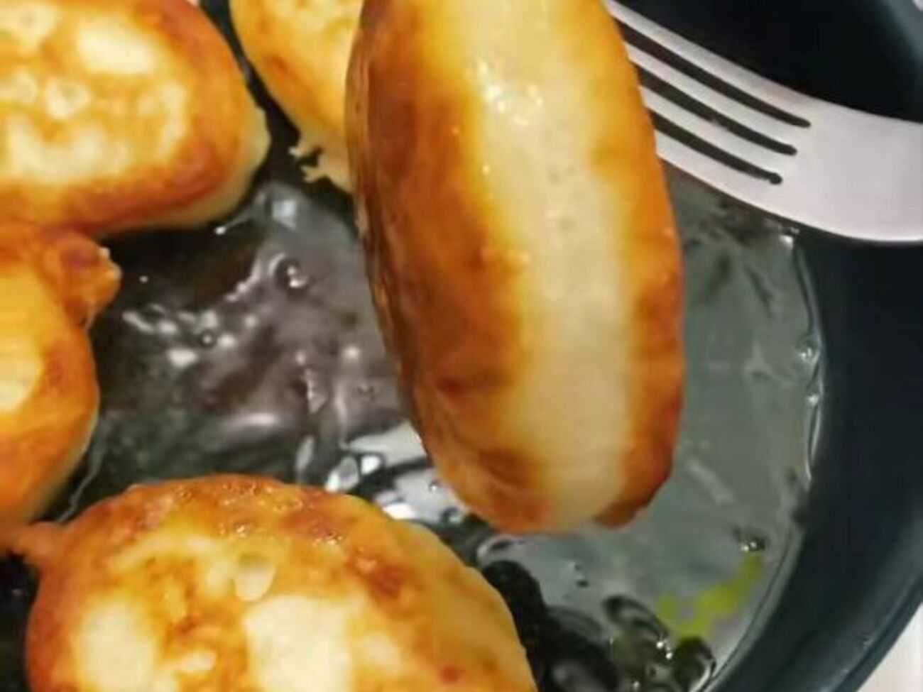 Для оладок знадобиться приблизно 230 г борошна