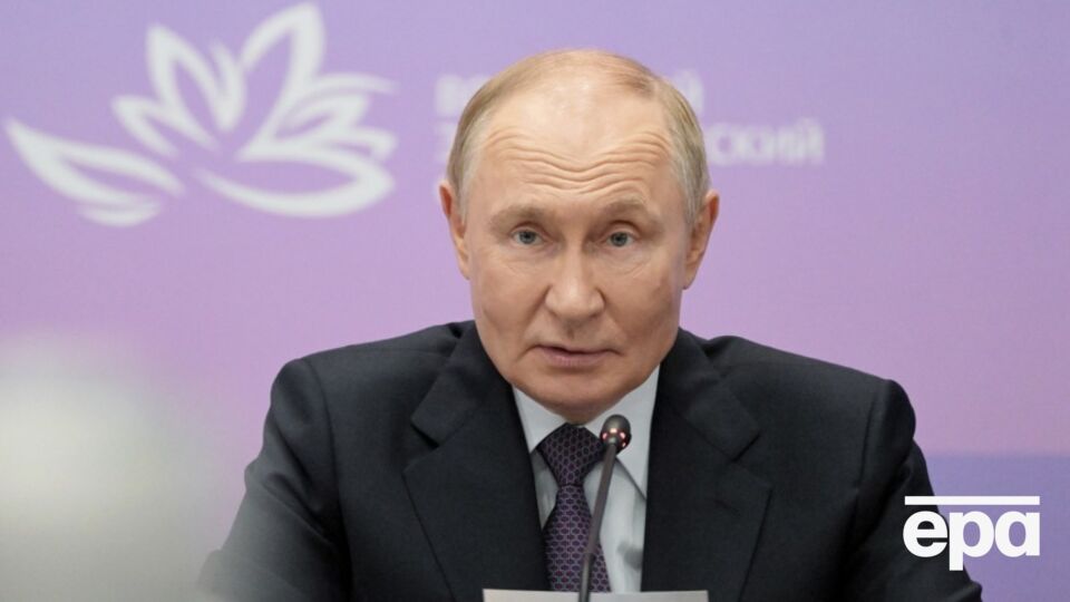 Путін побудував собі імідж "воєнного лідера", ідеться у статті