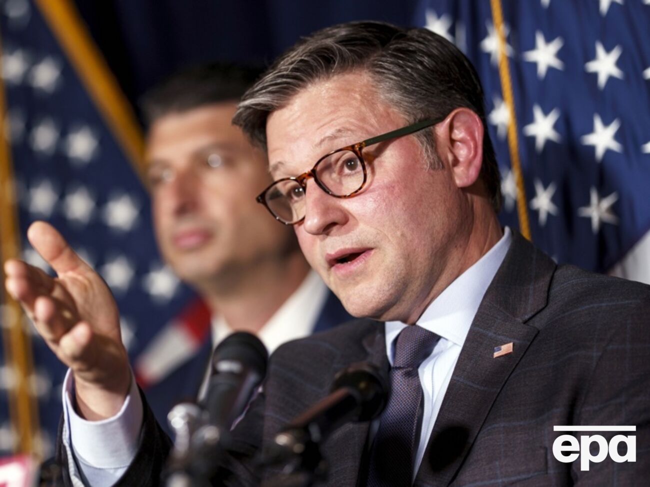 Конгресс США не будет вводить санкции против РФ без согласования с Трампом, отметил Майк Джонсон