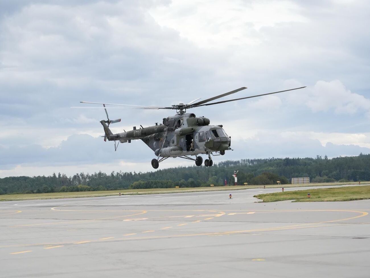 Чехія спрямувала на допомогу Польщі три вертольоти Мі-171Ш, розповіли в чеському міноборони