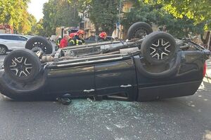 Аварія сталася вдень 13 вересня на перехресті вулиць Єврейська й Караванського