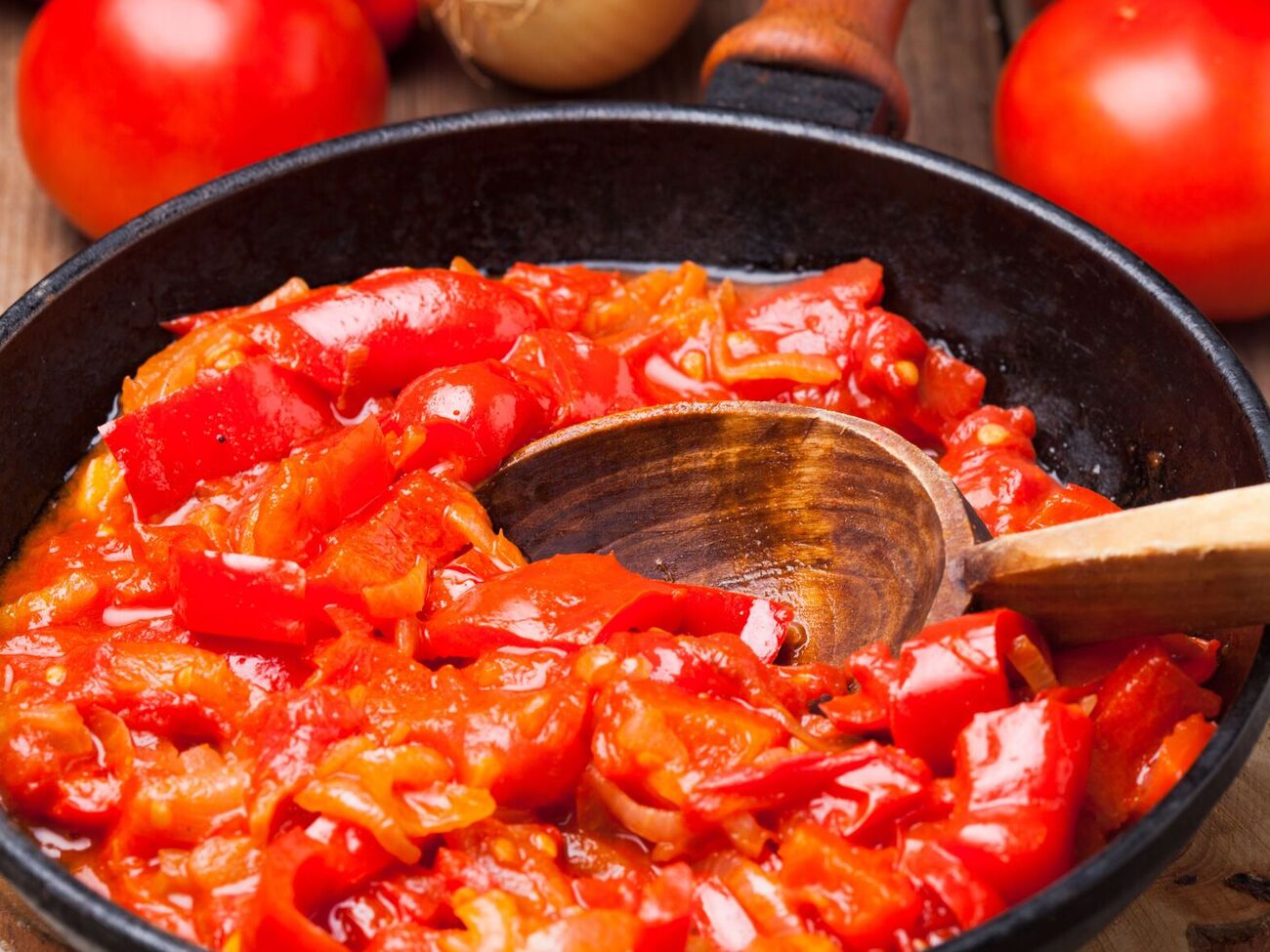 На 1 кг солодкого перцю знадобиться 1,5 кг помідорів