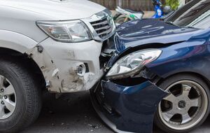 Автоинстрктор посоветовала в аварийной ситуации тормозить по прямой линии
