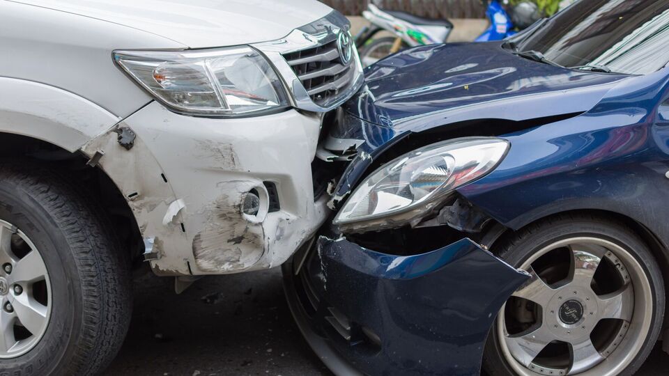 Автоинстрктор посоветовала в аварийной ситуации тормозить по прямой линии