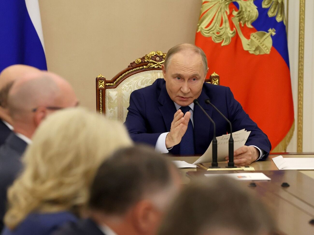 Путин хочет, чтобы экономика РФ росла быстрее мировой