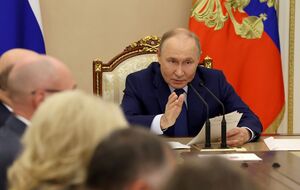 Путин хочет, чтобы экономика РФ росла быстрее мировой