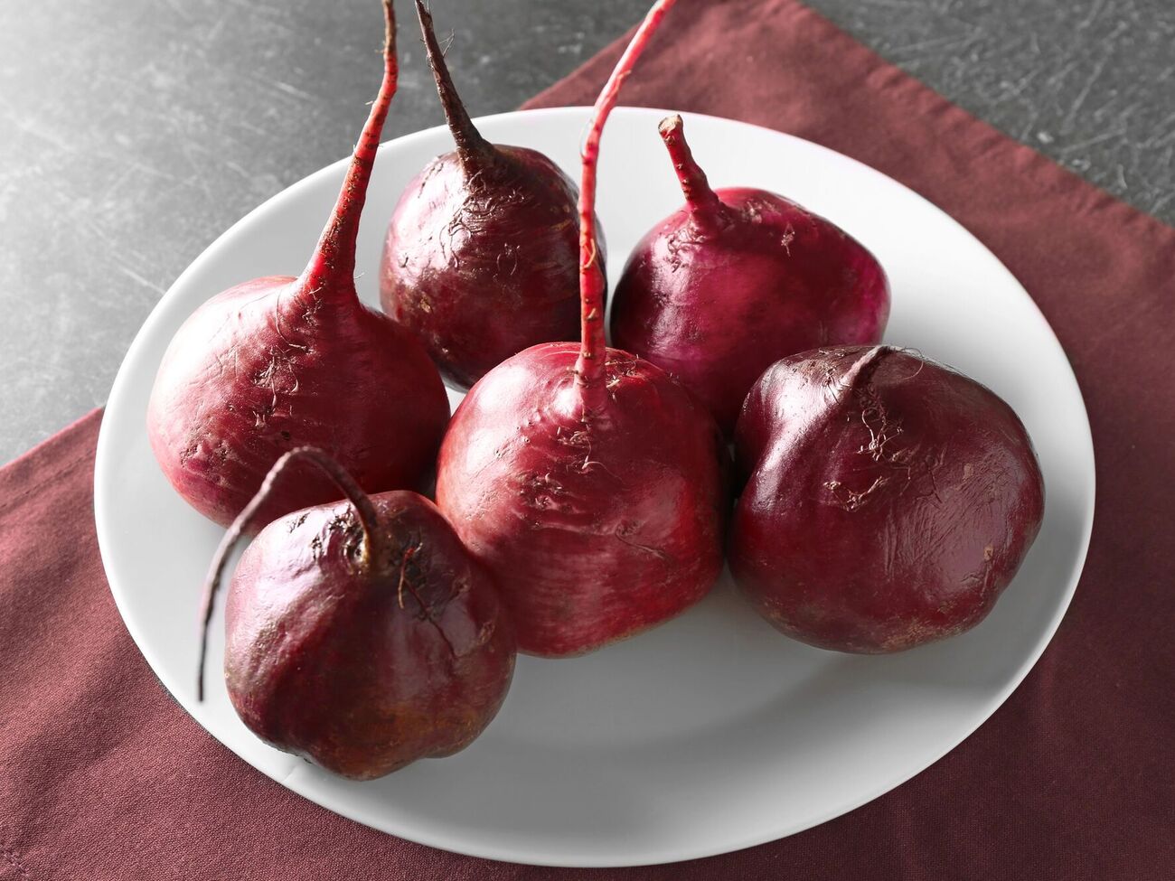 Чтобы свекла быстро сварилась, ее нужно готовить на контрасте температур