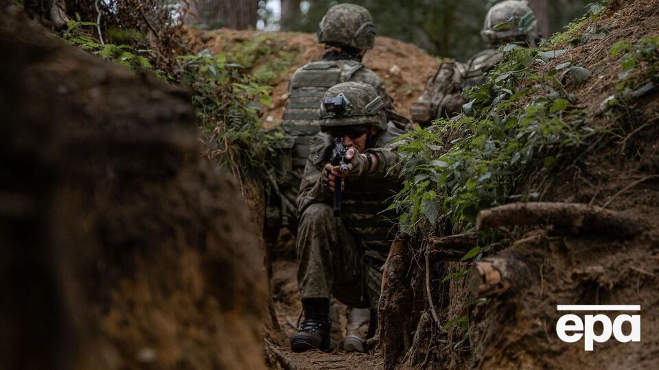 Украинские военные противостоят армии оккупантов в Донецкой области, которая по количеству превосходит ВСУ