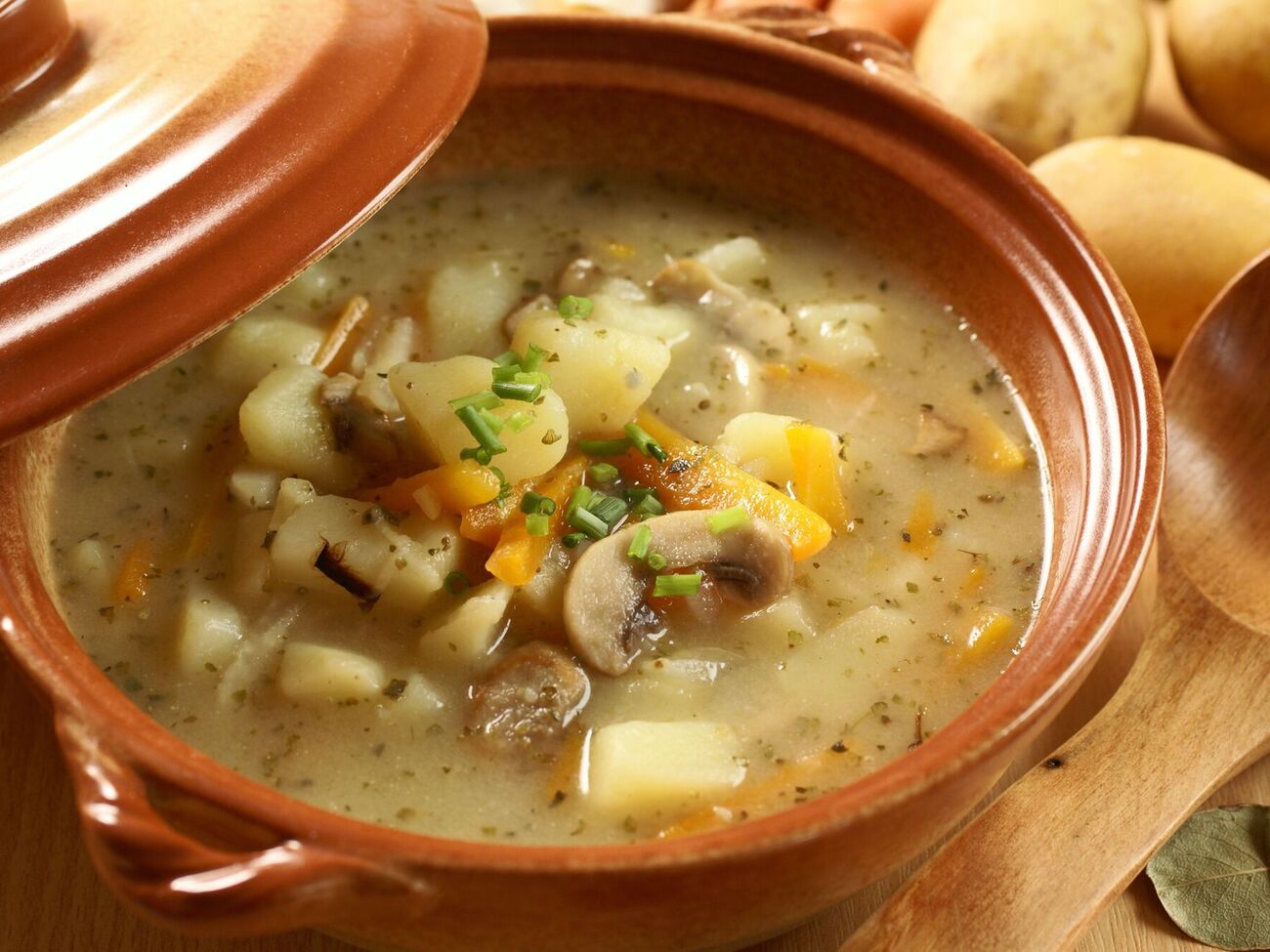 Юшку подають гарячою