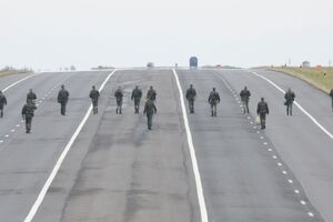 На фото з військових навчань, які опублікували білоруські ЗМІ, "Орєшніка" не видно