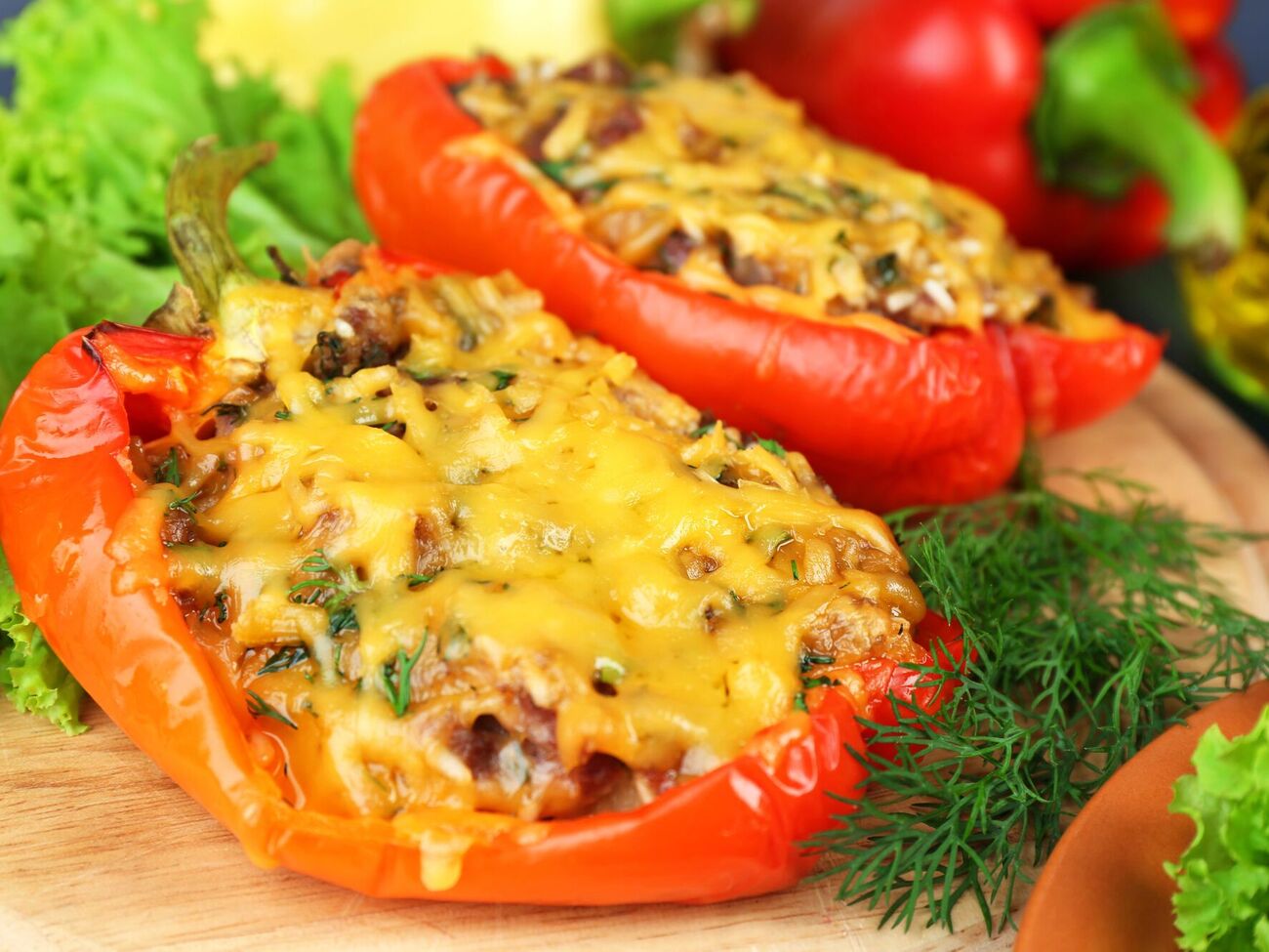 Для начинки знадобляться два курячі філе