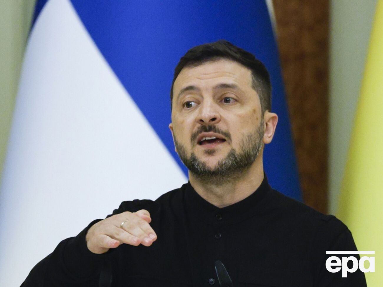 Зеленский заявил, что Украина больше не направляет военных на обучение за границу