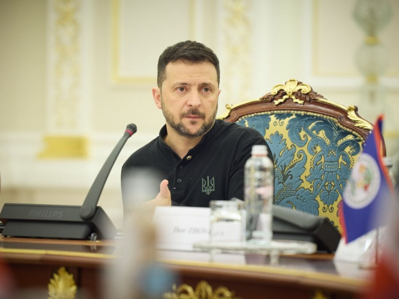 Зеленский, обращаясь к россиянам: Знаете, трудно иметь сообщение для людей без ушей