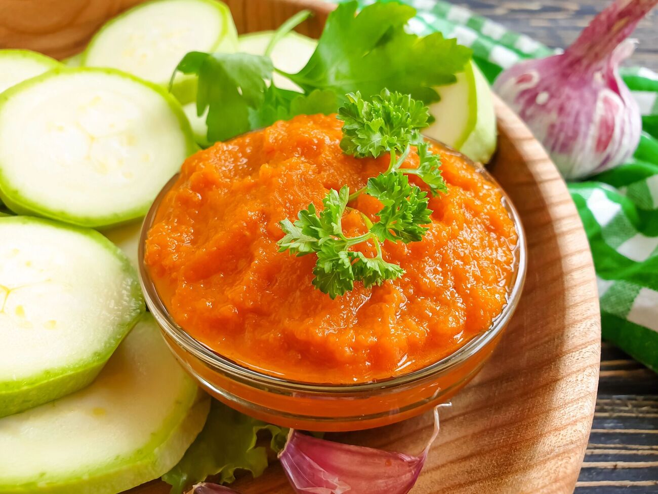 Нарезать овощи – и в духовку. Самый легкий рецепт кабачковой икры