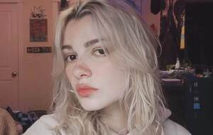 ЗМІ писали, що батько Заруцької не зміг виїхати з України на похорон доньки через заборону на виїзд чоловіків призовного віку