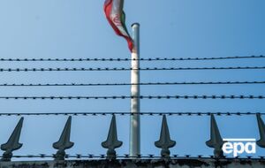 Иранские власти обвинили Шахбази в сотрудничестве с враждебными государствами, шпионаже и "распространении коррупции на земле"