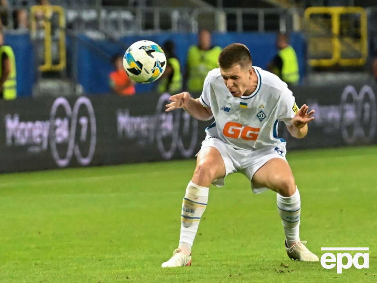 Попов родился в 1999 году в Николаевской области