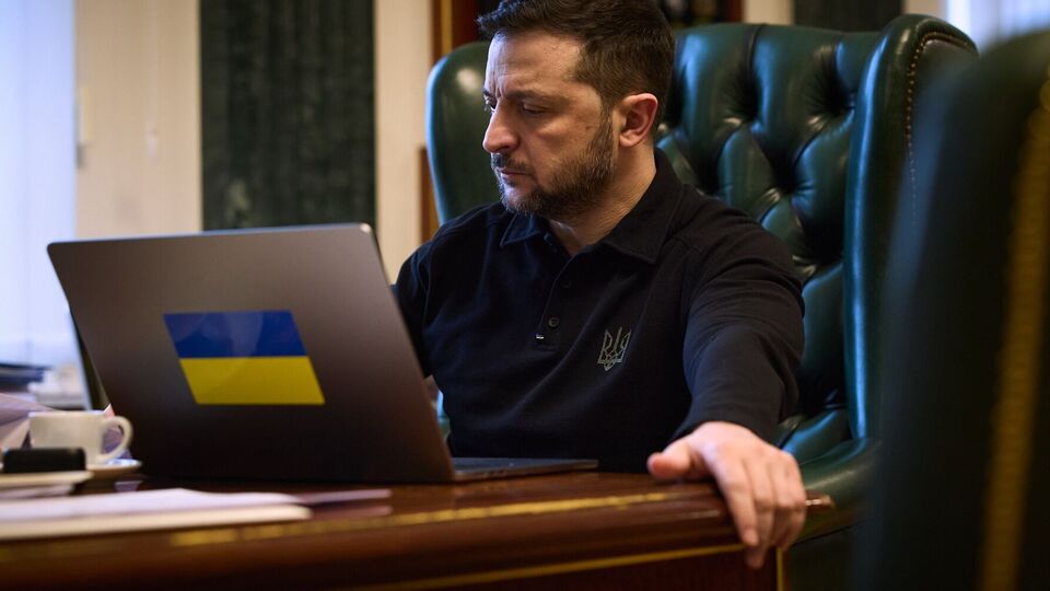 По словам Зеленского, РФ хочет устроить в Украине "общественный взрыв"