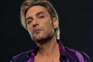 EL Кравчук в 1995 году стал победителем международного фестиваля "Червона рута"