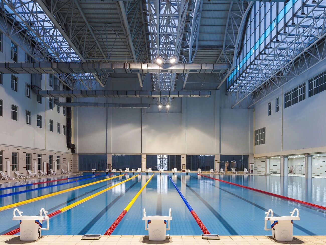 Бассейны не имеют права требовать справки, отметили в Минздраве