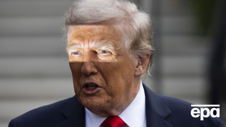 Трамп прибыл в Великобританию вместе с женой
