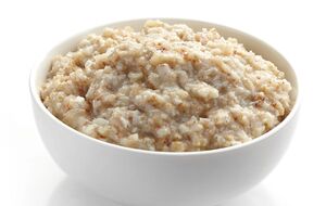 Кашу подают теплой