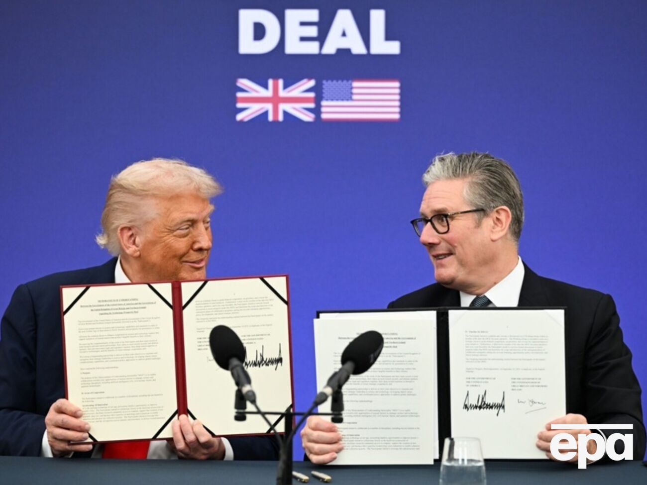 Между США и Великобританией существует "неразрывная связь", заявил Трамп на встрече со Стармером