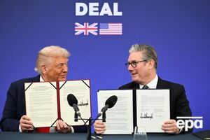 Между США и Великобританией существует "неразрывная связь", заявил Трамп на встрече со Стармером