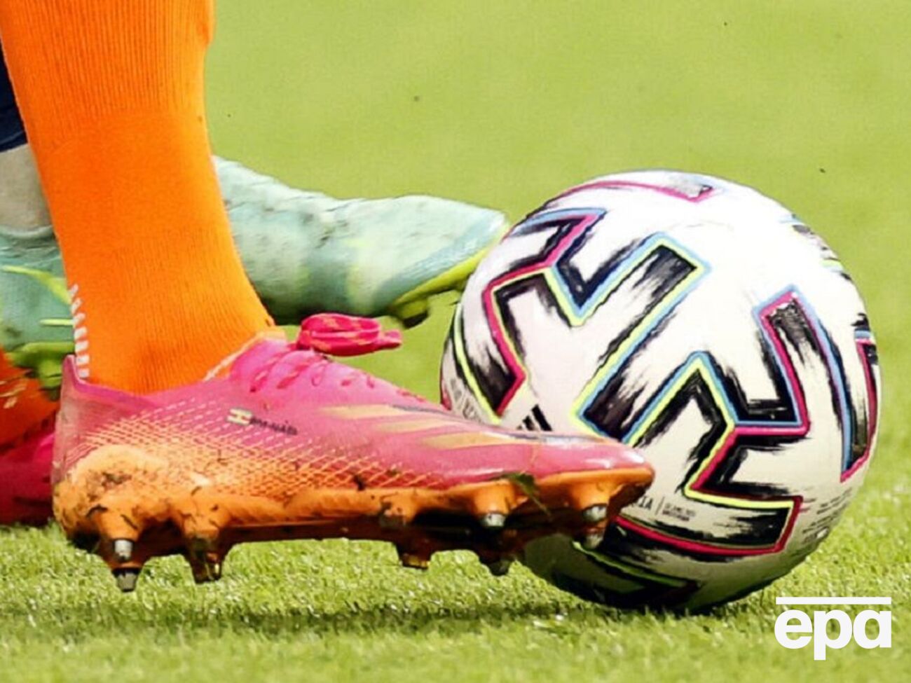 Сборные провели по два официальных матча