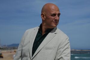 За словами Потапа, він має можливість приїжджати і виїжджати з України під час воєнного стану