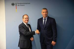 Европейцы должны понять, что времени для дальнейших разговоров нет, отметил Кличко