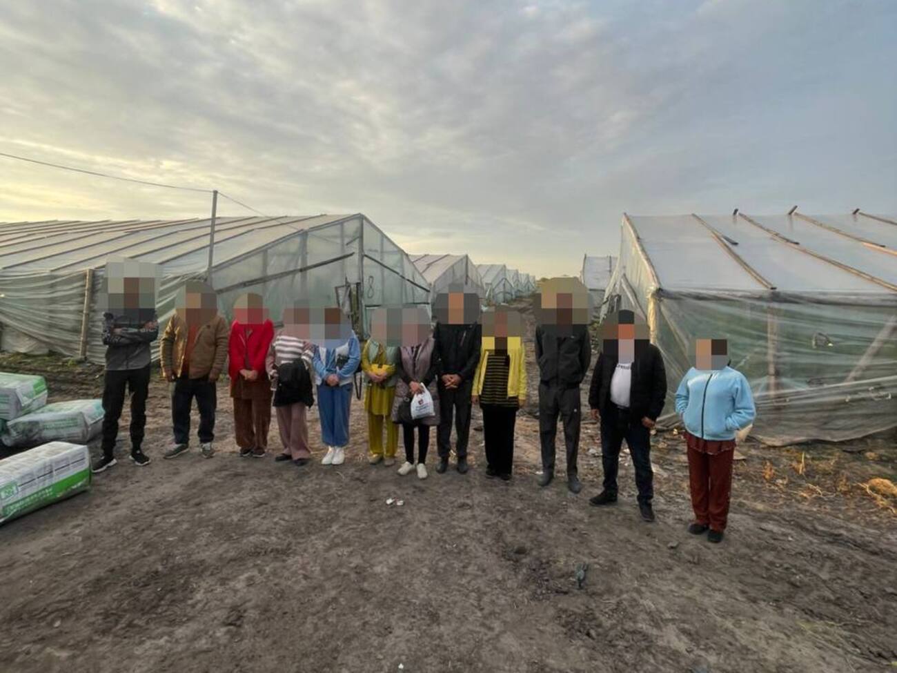 По данным прокуратуры, людей в туалет пускали по графику