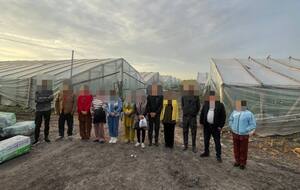 По данным прокуратуры, людей в туалет пускали по графику