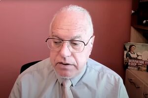 Ліпсіц: Раджу росіянам придбати жерстяні каністри для бензину, зайнятися фізкультурою й купити лопату