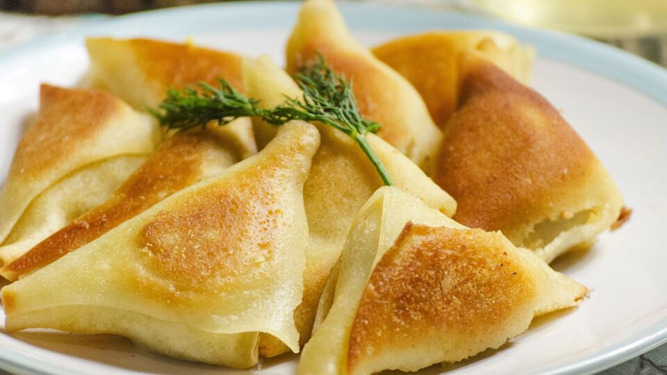 Пиріжки смажать з обох боків