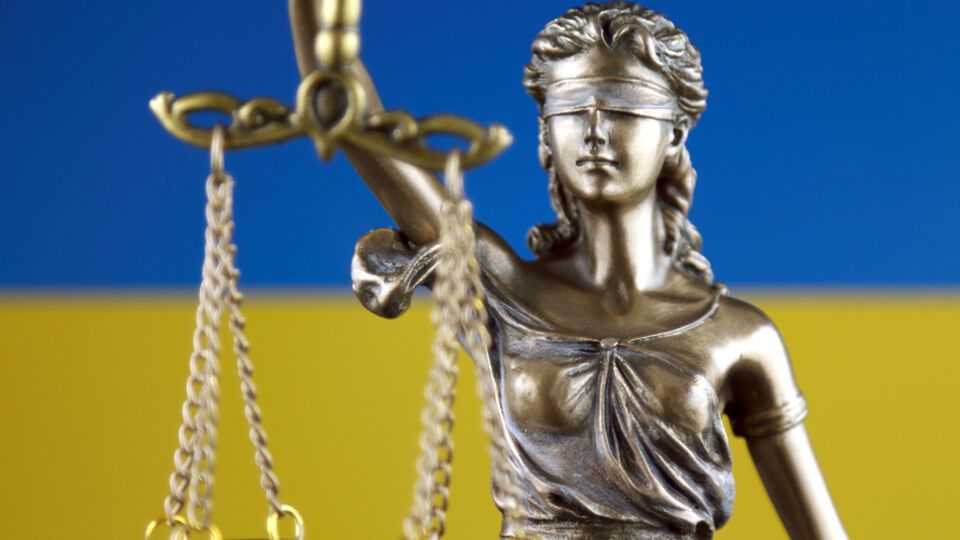 Материалы дела передали на ознакомление стороне защиты